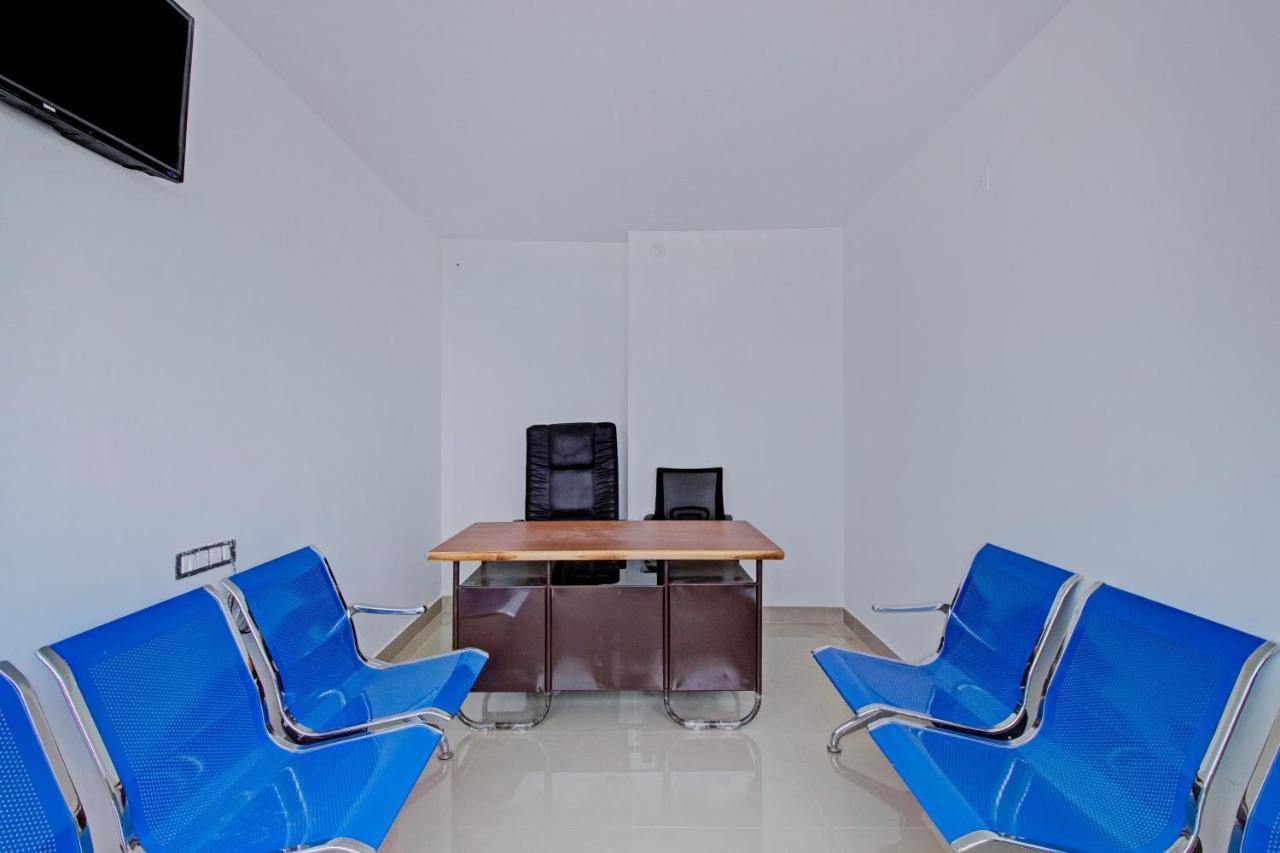 Oyo Flagship 81436 Palace Lodge Мангалор Экстерьер фото